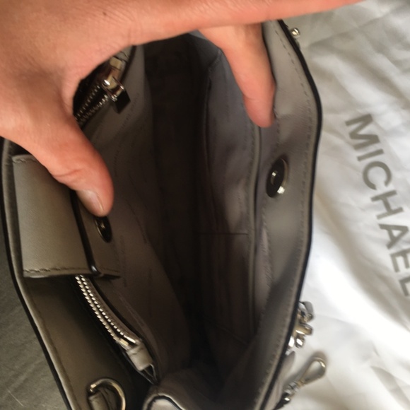 Michael Kors purse - Picture 5 of 7